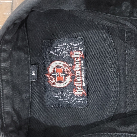 Hellanbach Sleeveless Button Up - Picture 6 of 10